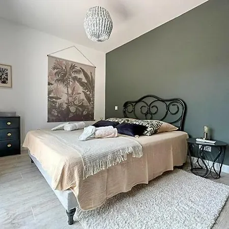 With Views Over Gulf Of Ajaccio Casa de Férias Coti-Chiavari (Corsica)