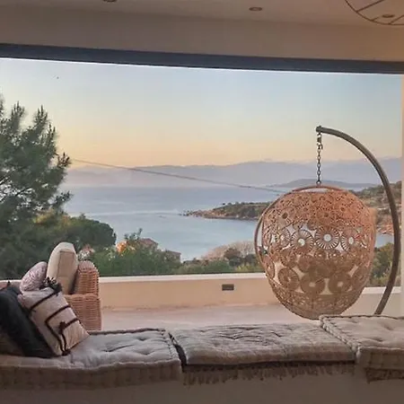 With Views Over Gulf Of Ajaccio * Coti-Chiavari (Corsica)